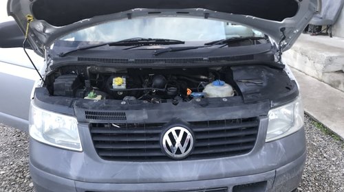 Dezmembrez VW Transporter T5 2.5 diesel 