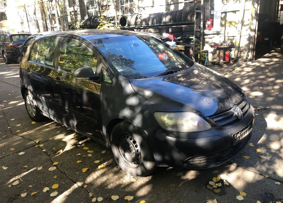 Dezmembrez VW Volkswagen Golf 5 plus negru 1.9 TDI cod BXE