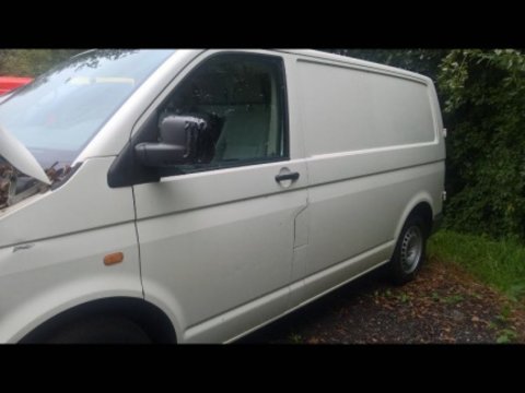 Dezmembrez vw T5 2,5 tdi