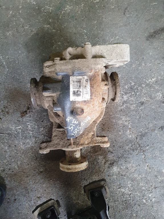 Diferential grup spate BMW 525i benzina E60 an 2006