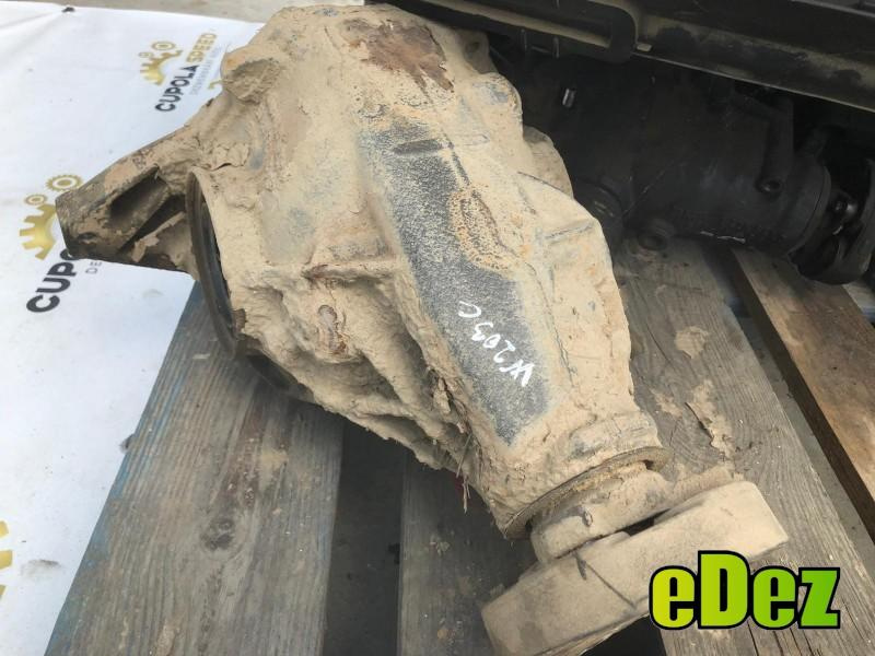 Diferential spate Mercedes C-Class (2001-2007) [W203] 2.2 cdti a2093510205