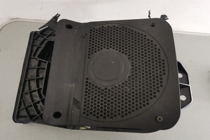 Difuzor audio Difuzor audio bmw seria 1 f20, f21 430407861881 / 6513 9210148-06 2014 430407861881 BMW Seria 1