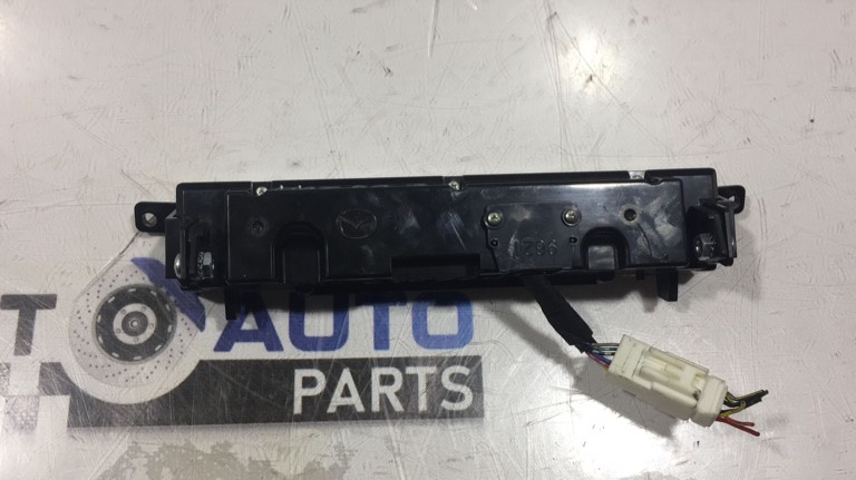 DISPLAY BORD MAZDA 3