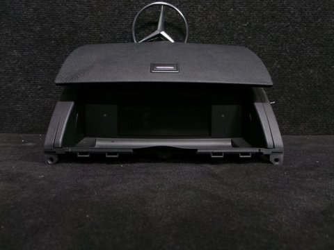 Display monitor pentru Mercedes-Benz C-class W204 A2046800931