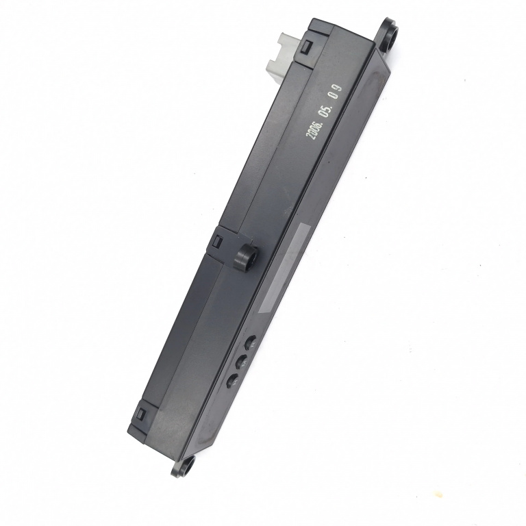 Display Multifunctional / Afisaj Central / Ecran Bord Hyundai SANTA FE 2 (CM) 2005 - Prezent Motorina 945102B000