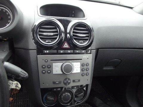 Display Opel Corsa D consola centrala cu display completa dezmembrez