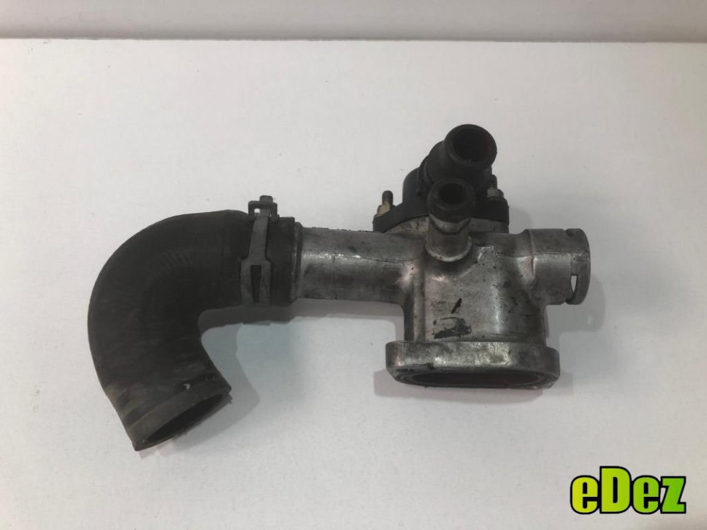 Distribuitor apa Volkswagen Golf 4 (1997-2005) 1.9 tdi 038121133a