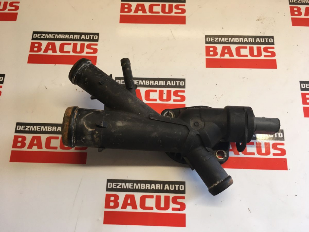 Distribuitor apa Volkswagen Golf 6 cod: 03l121131aa