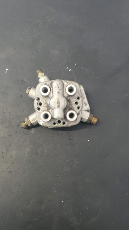 DISTRIBUITOR DE CARBURANT BOSCH , MERCEDES 190 230