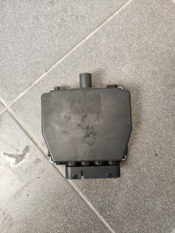 Distribuitor vacuum Volkswagen Golf 5 [Fabr 2004-2008] Cod: 6Q0906625
