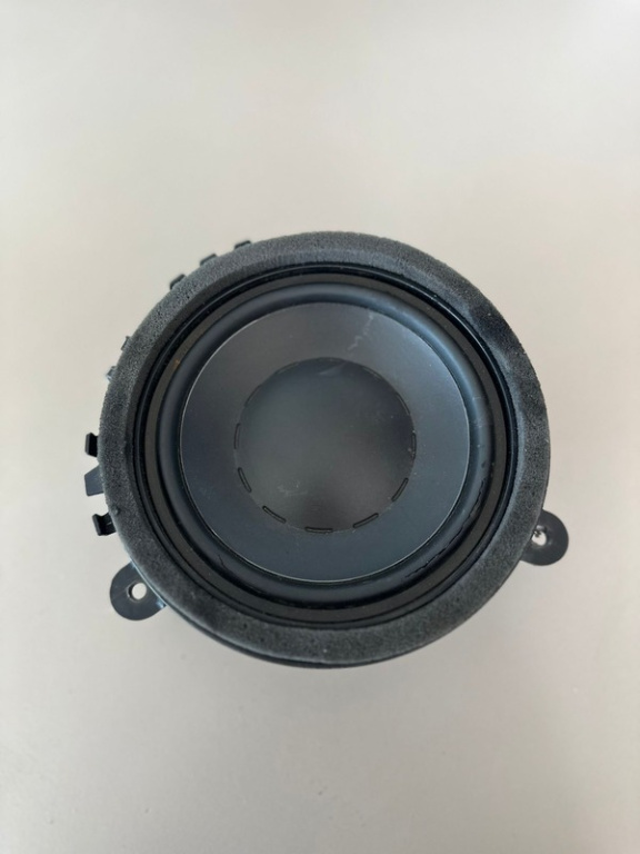 Dynaudio boxa Volvo S80 V70 V50 S40 C30 XC70 XC60 