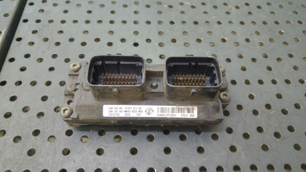 Ecu calculator motor 1.2 b lancia ypsilon 843 iaw5afn8 6160107308 51819336