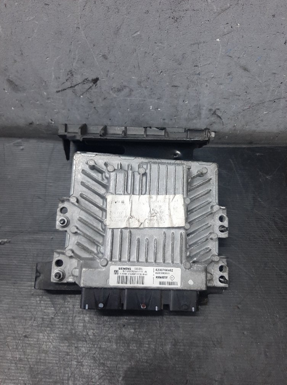 Ecu calculator motor 1.5 dci renault megane 2 scenic 2 s122326111a 8200766462 8200592611