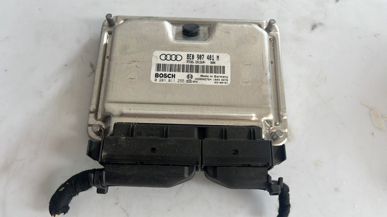 ECU Calculator motor Audi A4 2.5 tdi COD 8E0907401M 0281011255