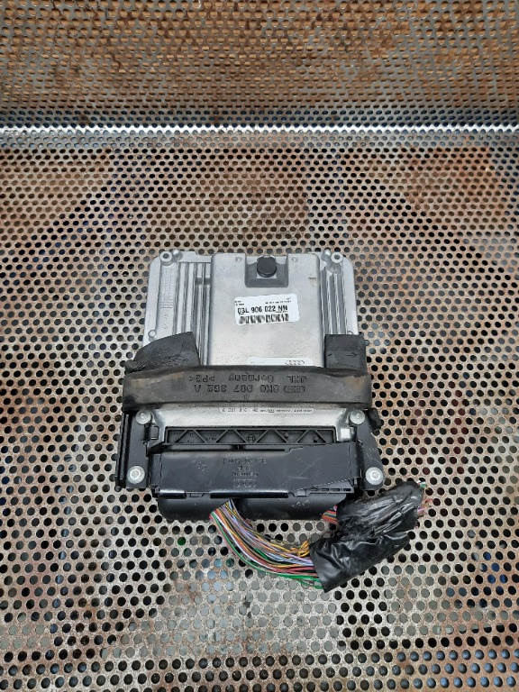 ECU Calculator Motor Audi A4 B8 2.0 TDI 2010 Cod 03L906022NN\ 281016140