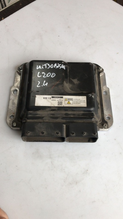 ECU / Calculator motor Mitsubishi L200 2.4 an 2018 cod 2757008901 / 1860d154