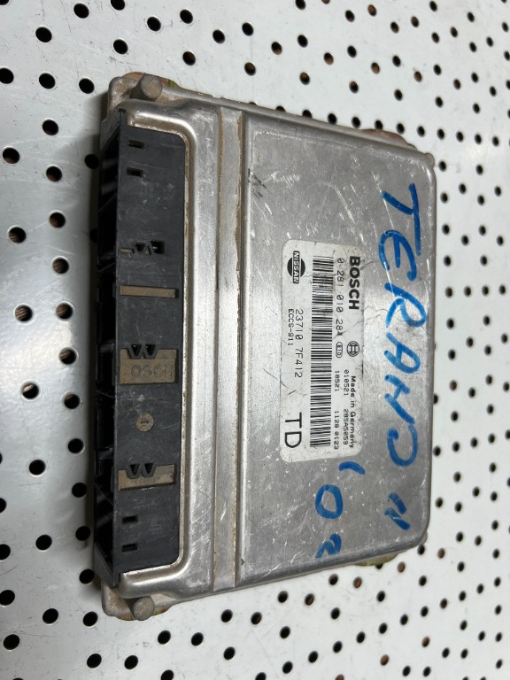 ECU / Calculator Motor Nissan Terrano 2 2.7 Diesel Cod : 0281010284 237107f412