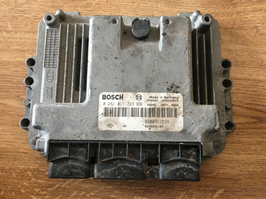 ECU Calculator motor Renault Laguna Espace 0281011723 0 281 011 723 8200311539 8200376187