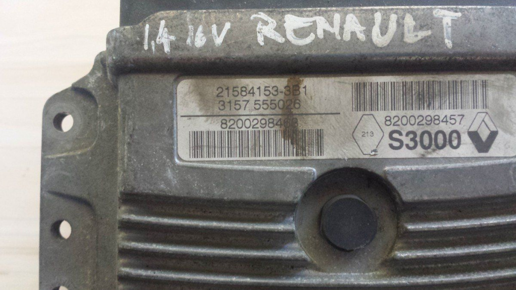 ECU Calculator motor Renault Megane 1.6 8200298457