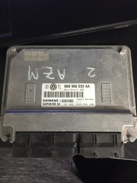 ECU Calculator motor VW Passat 2.0 06B906033AA SIMOS 3.2A 06B906033 AA