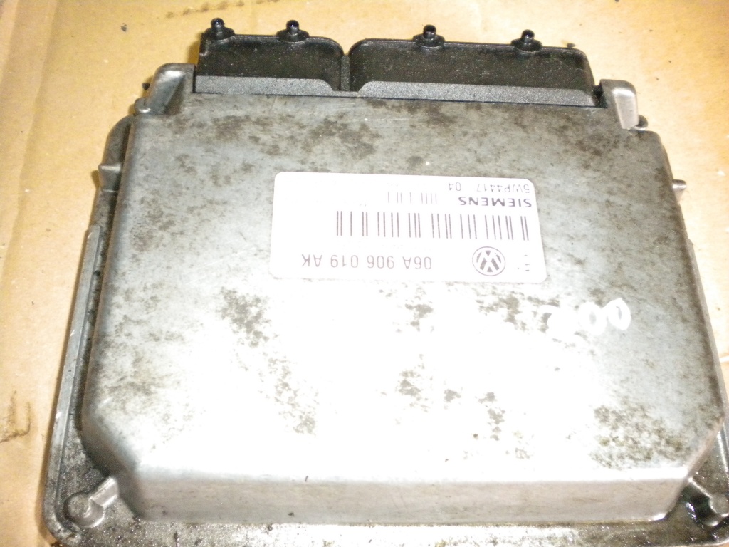 Ecu VW Golf 4 / Audi A3, 1.6 SR, cod 06A906019AK.