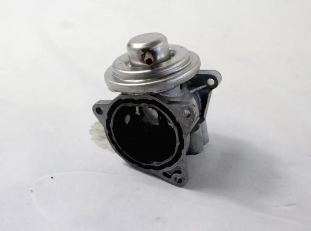 EGR BXE Vw Caddy 1.9 tdi 2008 cod oem 038131501AN cod motor bxe euro 4 105hp