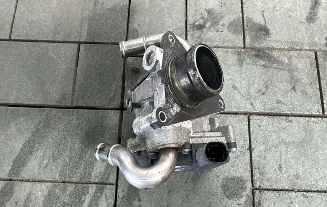 EGR electric Cod: 04L131501R Volkswagen VW Tiguan 2 AD1 [2016 - 2020] Crossover 5-usi 2.0 TDI 4Motion DSG (150 hp)
