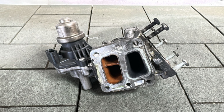 EGR electric Cod: 525828100 Ford Transit Custom [facelift] [2018 - 2023] Van 2.0 TDCi At (130 hp)