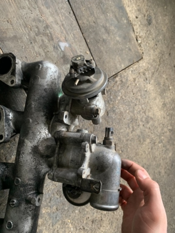 EGR electric cu mici probleme la mufa Mitsubishi L200 2000,2001,2002,2003,2004,2005 2.5 diesel
