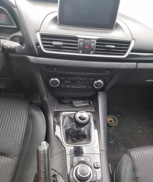 EGR Mazda 3 2015 HatchBack 2.2 d SH