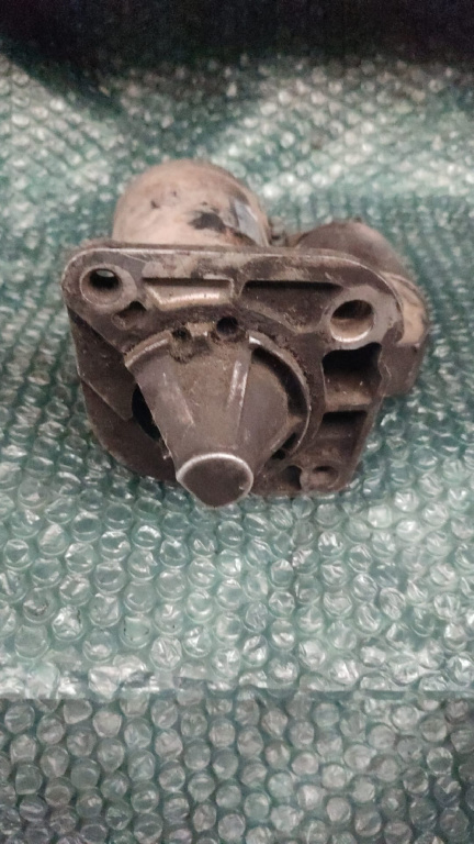 ELECTROMOTOR 8200240487 8 DINTI Dacia LOGAN an 2004 K7J710 cod piesa 8200240487
