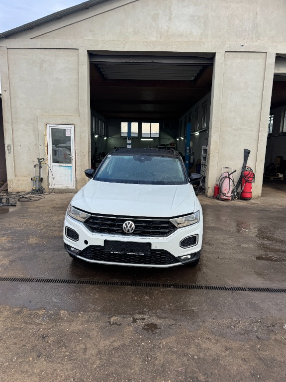 Electromotor Volkswagen T-Roc 2020 SUV 999