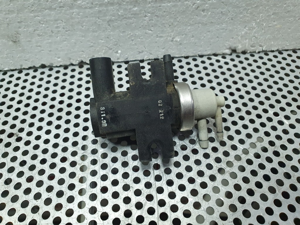 Electrovalva vacuum AUDI A4 II Avant 8E5, B6 2000 