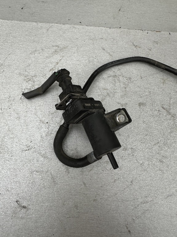 Electrovalva vacuum Nissan Navara D40 1.9 DCI cod 8200762162 an 2009 - 2020