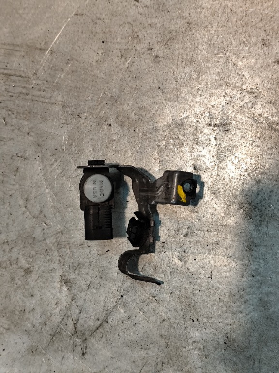 Electrovalva vacuum Passat B6 2005-2010 cod 1K0906