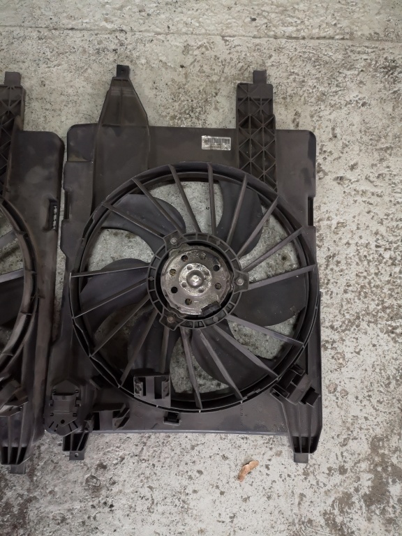 Electroventilator cu carcasa Renault Megane 2 1.5 dci din 2007