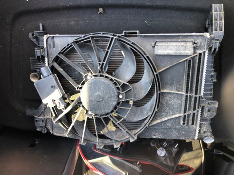 Electroventilator cu releu 8V61-8C607-EB, Ford Focus 3, 1.6 tdci 2013