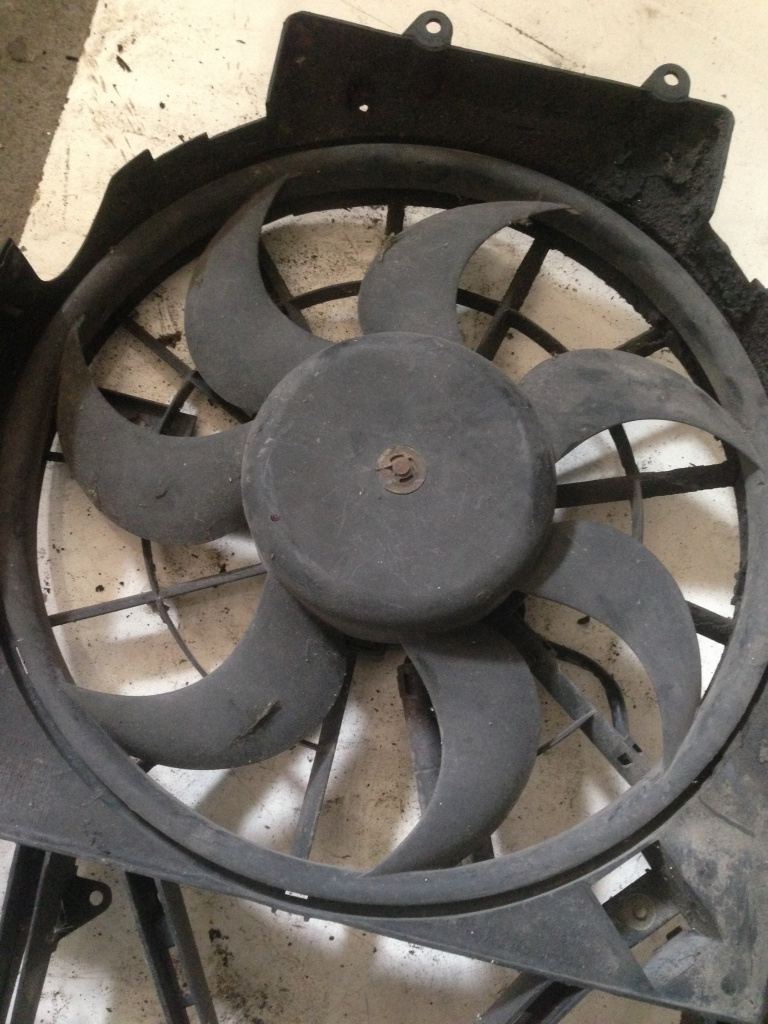 Electroventilator Opel Vectra B 1.7 cod 3135103246