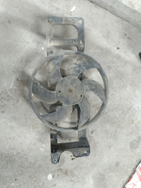Electroventilator racire motor 8200277810 Dacia Logan [2004 - 2008] Sedan 1.4 MT (75 hp) Cod motor: K7J-A7