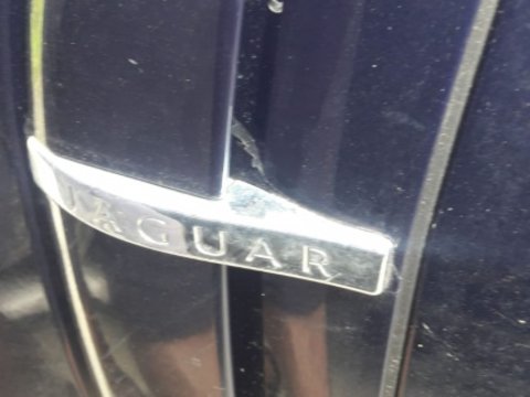 Element aripa stanga fata Jaguar XF