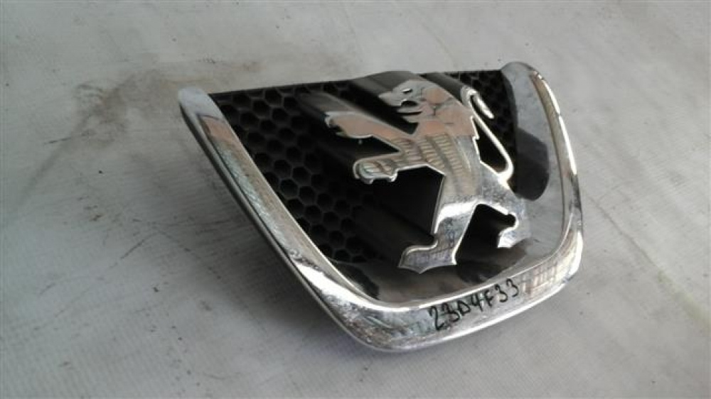 Emblema bara fata Peugeot 207 An 2006 20