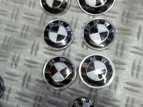 Emblema BMW alb cu negru pentru capota+portbagaj+volan+jante la set