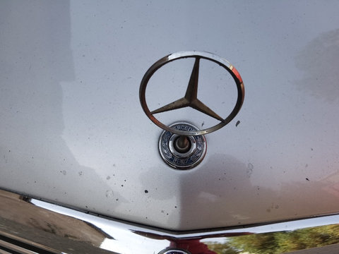 Emblema capota Mercedes E220 cdi w212 an 2009