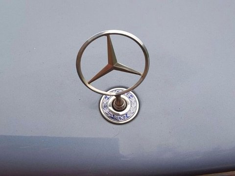 Emblema capota Mercedes S class W221
