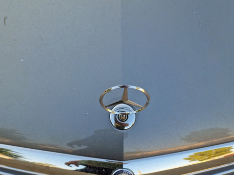Emblema capota Mercedes w204