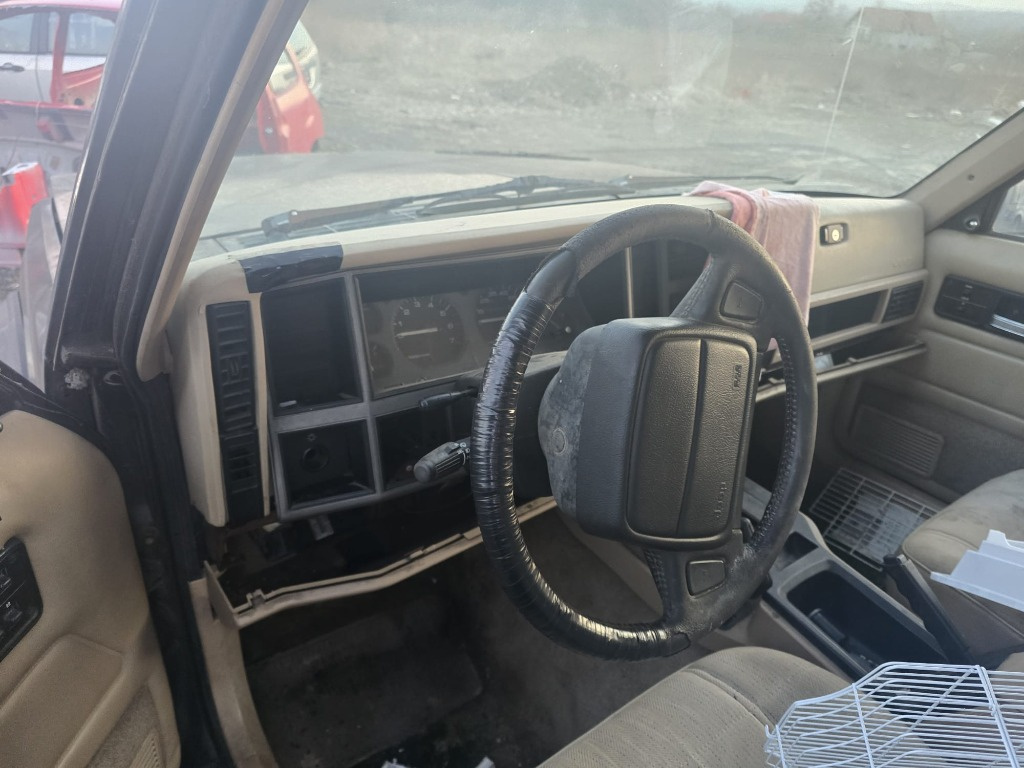 Emblema fata Jeep Cherokee 1994 XJ 4.0 i