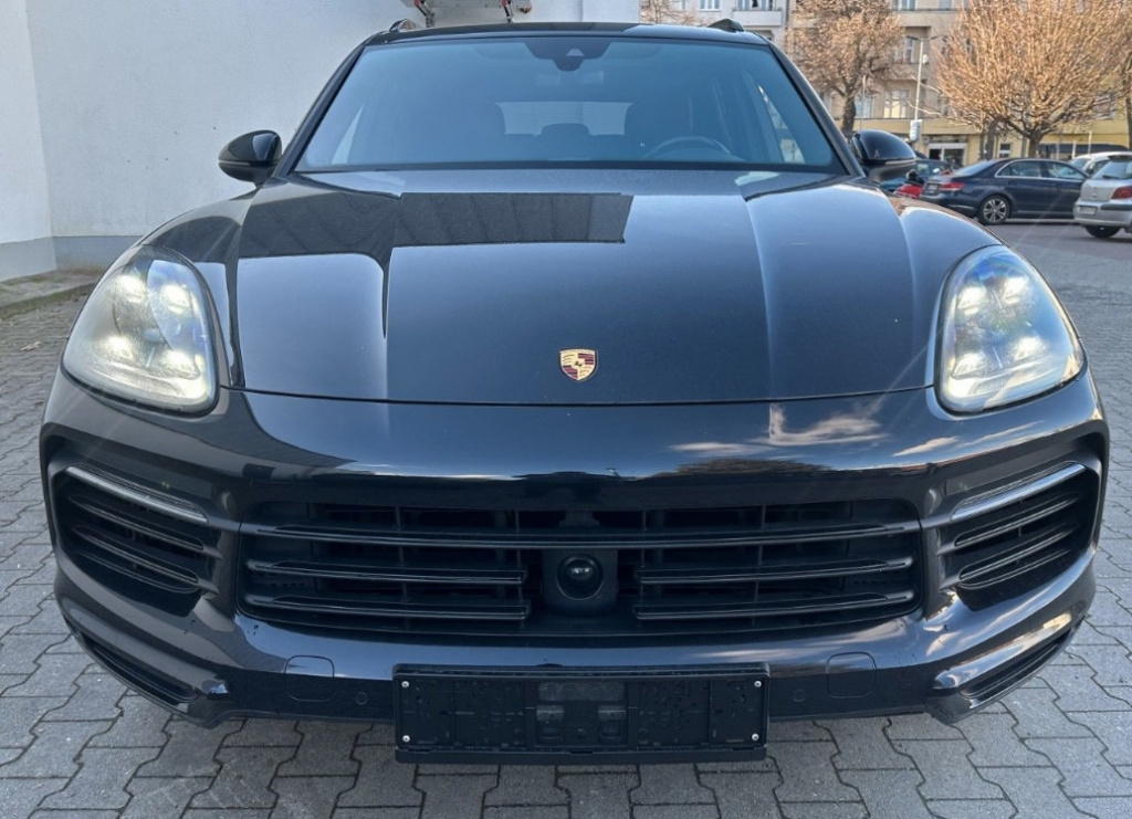 Emblema fata Porsche Cayenne 2021 SUV 2.995