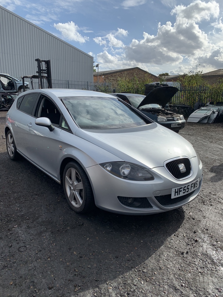Emblema fata Seat Leon II 2006 Hatchback