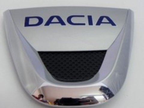 Emblema fata/spate - restilizat pe grila radiator Dacia Logan