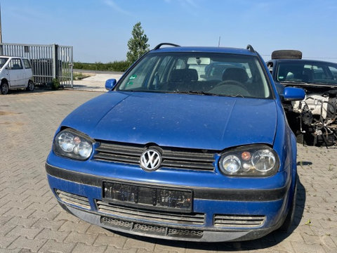 Emblema fata Volkswagen Golf 4 2002 COMBI TUNING 2.0 BENZINA